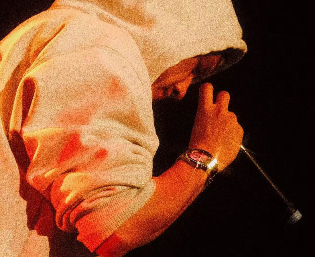 Rapper GALI Wears "Curve Oak - Rose Sunset" During Tour Performances
